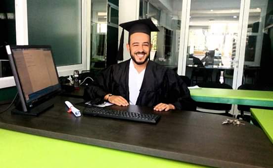 الطالب محسن الربولي ابن دوار الشريطية بجماعة سيدي يحيى بني زروال ينهي مساره الدراسي بحصوله على دبلوم التجارة الدولية