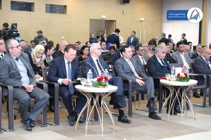 الرباط: تنظيم يوما إعلاميا حول البرامج التوقيعية لصفقات البناء والاشغال العمومية