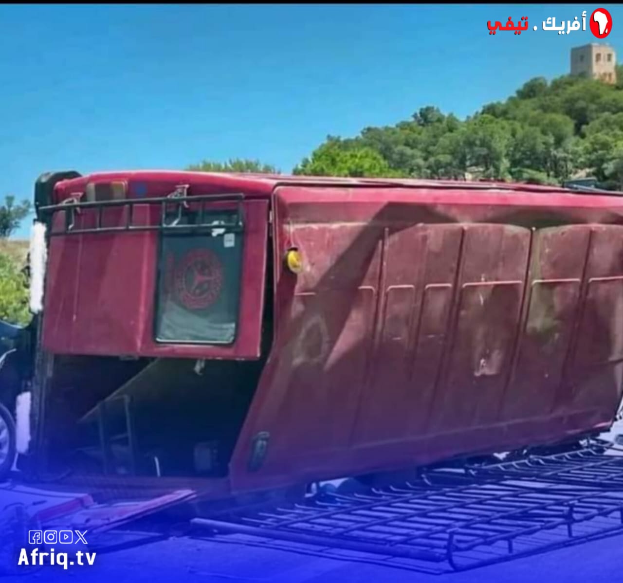 انقلاب سيارة من نوع ميرسيدس 207 على متنها 15 شخصا ضواحي تطوان
