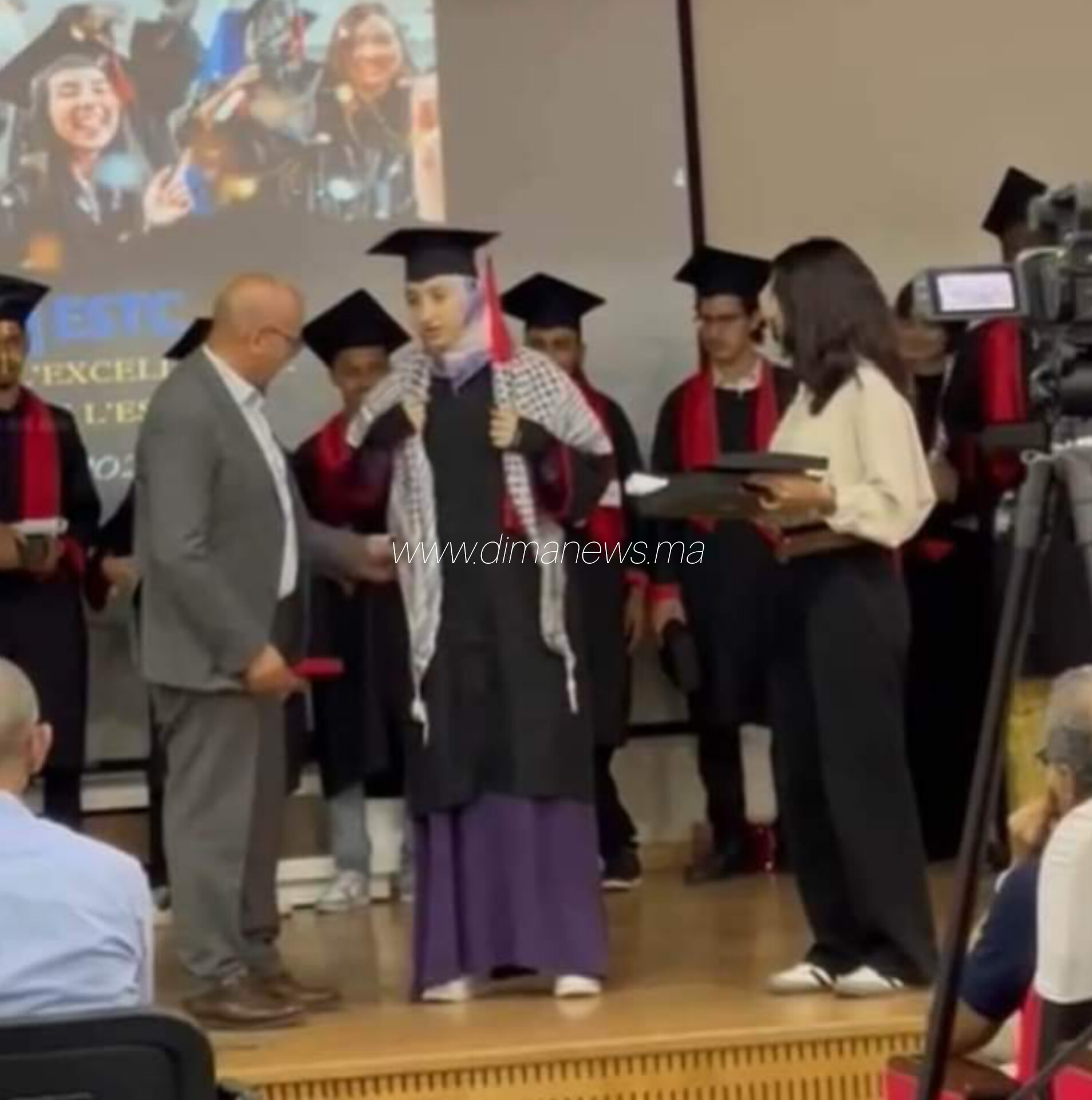الدار البيضاء: بسبب الكوفية الفلسطينية عميد كلية العلوم بنمسيك يرفض توشيح طالبة متفوقة