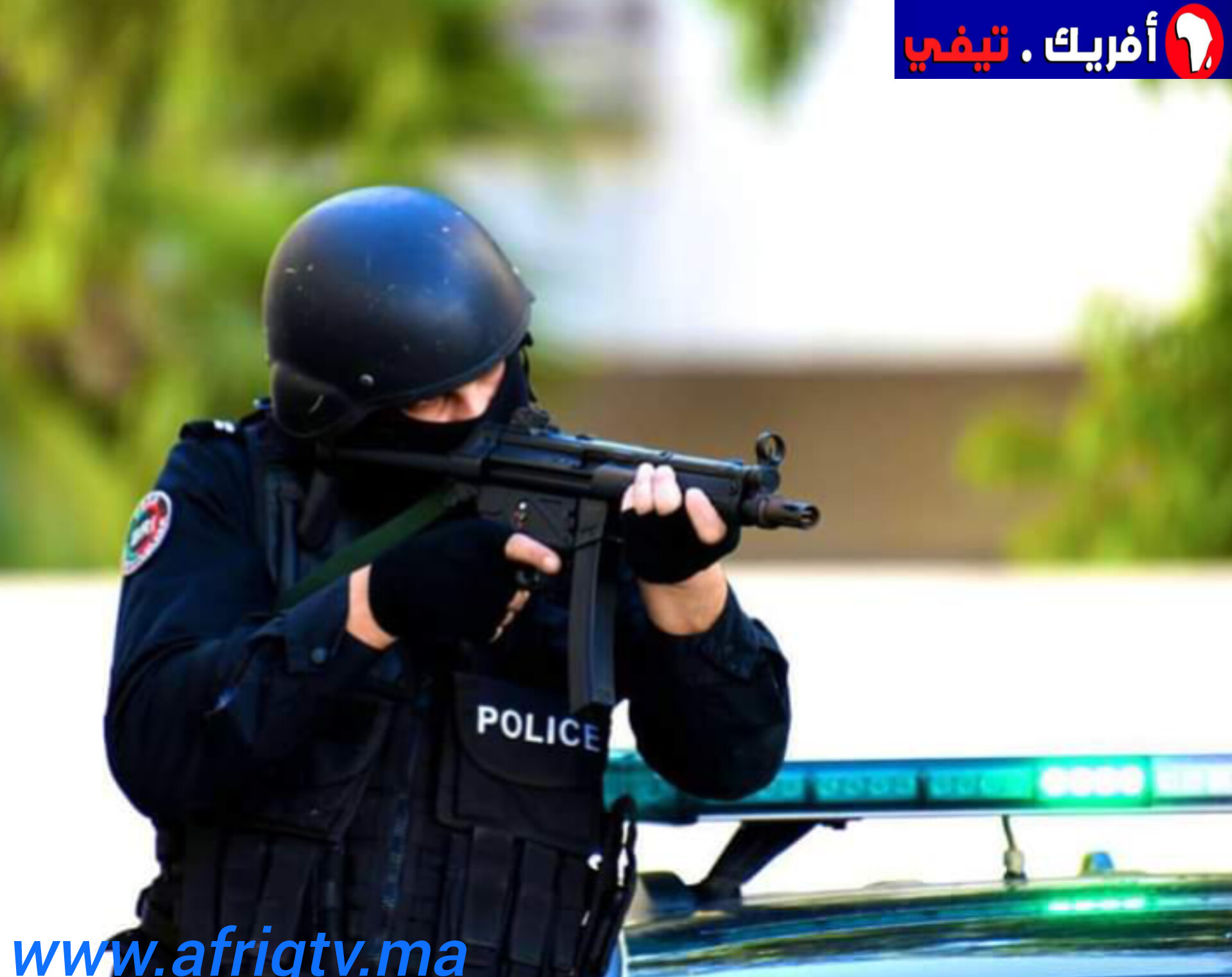 شرطي يطلق رصاصة على شخص يحمل السلاح الأبيض و يهدد المارة بسلا