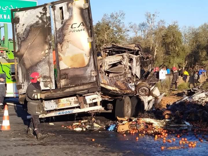 مصرع شخصين في إنفجار شاحنة على مستوى الطريق السيار بين الرباط والقنيطرة