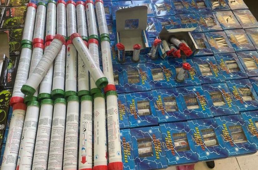 طنجة.. إحباط محاولة تهريب 1852وحدة من المفرقعات والشهب النارية 